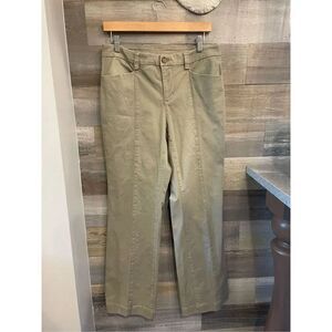 Duluth women’s 8 cotton blend light army green khaki pants